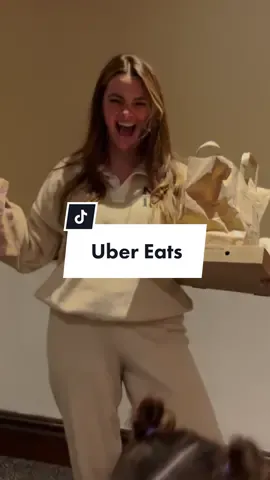 #ad Dinner on Jay will always taste nicer @ubereats #UberEatsPartner  Enjoy £5 off your first order when you spend at least £15. Use promo code uk166j2h. Terms and fees apply. #hollinsporterfamily 