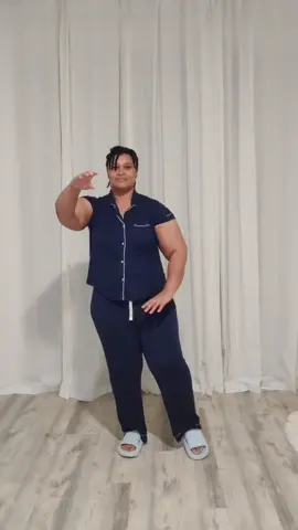 Tai chi is a great way to unwinded before you go to sleep. You can relax the mind and body with your moving meditation.  #mindfulness #internalmartialarts #taichi #relaxation #StressRelief #anxietyrelief #stress #anxiety #MentalHealth  #taichichuan #BlackTikTok #WomenOfTikTok #lgbtq #fyp #taiji #blackwoman #SelfCare #SelfImprovement #martialartspath 