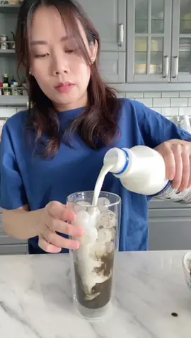 เพิ่งรู้ตัวว่าทำเครื่องดื่มกินเองบ่อยมาก😆 ทำ what I eat in a day ไปแล้ว เลยอยากลองทำ what I drink in a week บ้างค่ะ❤️ #ที#ที่สุดแห่งปีi#TikTokUni #inaweek#inaweekพ#tiktokพากินมัม 