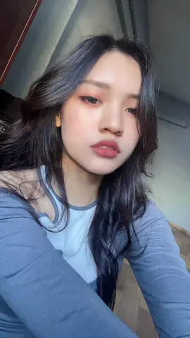 ချစ်လား?💙#postoftheday #tiktoker #asiangirl #foryoupage #simpletiktoker #fyp #lyrics #loveyall💖 #mmsong #sefile #asianmodel 