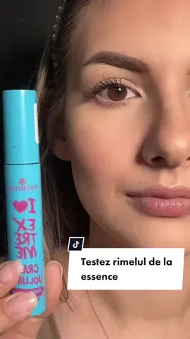 Unul dintre rimelurile mele preferate🔝❤️ #mascara #essencecosmetics #iloveextreme #favorite #product #waterproof 
