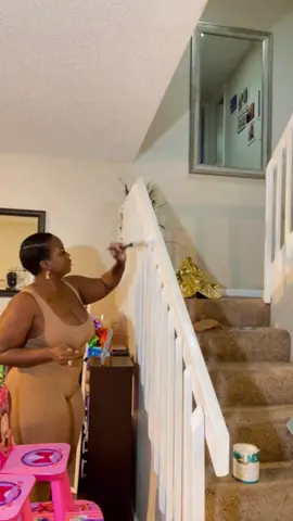 I have a full on concert when im cleaning 😂 no shame! It does help me to relax and release tension 😊 #blackgirlminivlog #Vlogmas #tokmas #fyp #lifestylevlog #SelfCare #selfcarequeen #selfloveambassador #selfloveadvocate #selfcareambassador 
