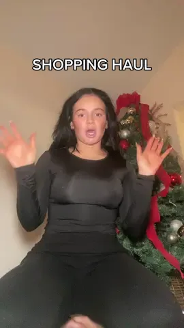 Shopping haul! #fyp #foryou #foryoupage #viral #christmasshopping #shopping #hauls #mall #christmas #fashion #cuteoutfits 