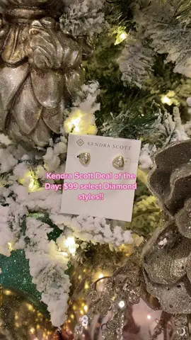 @kendrascott I am obsessed with this deal 🤩 #kendrascott #ksoncampus #fyp #jillianrhae 