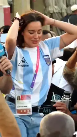 رقصة من فتاة ارجنتينية  على المدرجات بفوز الأرجنتين 🇦🇷🔥 #ابطال_كاس_العالم #الارجنتين🇦🇷 #فرنسا🇨🇵 #ميسي❤️ #eXtranews #كأس_العالم_قطر2022⚽♥️🔥 