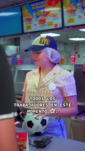 Vivendi la final del mundial desde @mcdonalds ¿ustedes a quien le van? 🇫🇷 o 🇦🇷 ??? 😱👀 #LoDescubriEnTikTok #mundialqatar2022 #fyp 