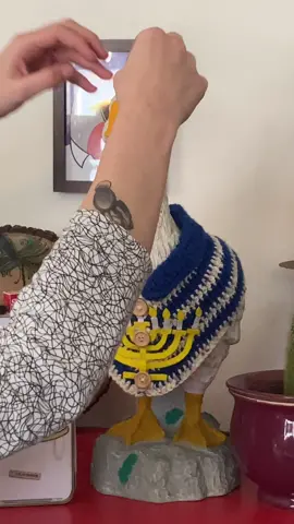 All hail the Hanukkah goose. Link in bio! #fyp #hanukkah #goosetok 