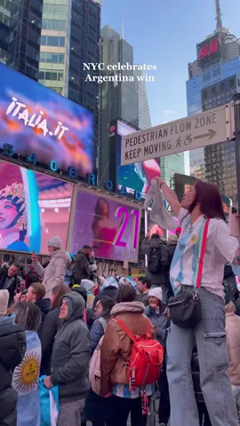 me nearly sobbing in Times Square 😭 I love collective joy 😭 #worldcup2022 #messi #messigoat #argentina🇦🇷 #timesquare 