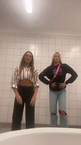 theoni knows the dance 