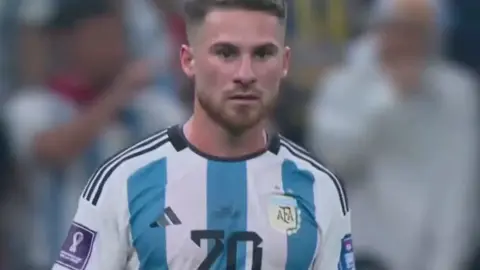 Toco y me voy - Alexis Mac Allister. Masterclas. Argentina vs Francia. 18/12 Final de la Copa del Mundo. Si McDonald's no saca una hamburguesa suya. Muere el fulbo.