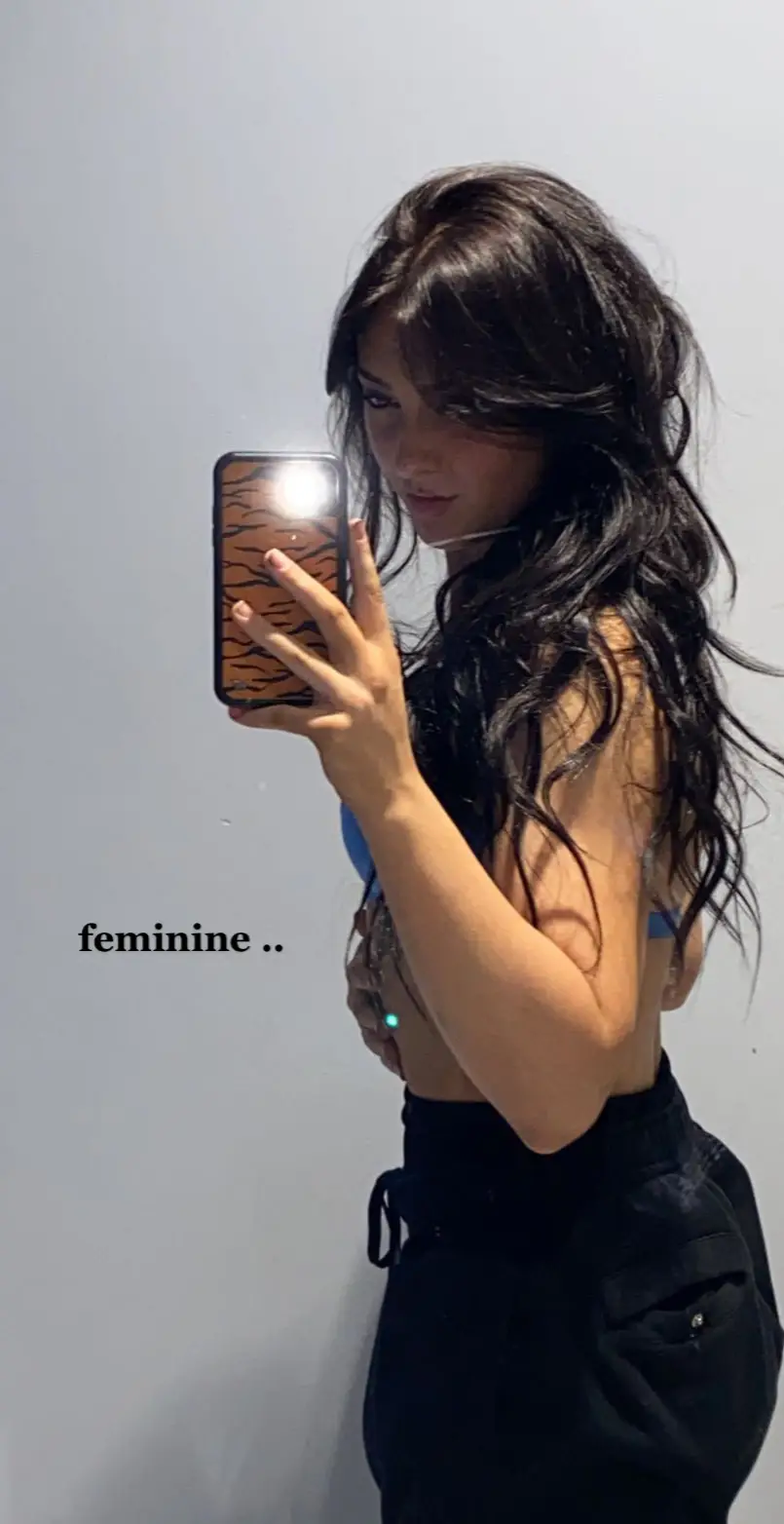 having muscles doesn’t make u not feminine #foryou #GymTok #gymgirl #goviral #elliemmoore04 #viral #muscles #feminine tik tok im 18!