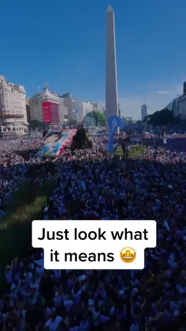This is real life.🇦🇷 #argentina #worldcup #champions #buenosaires #celebrations 