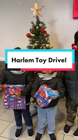 It felt great to give back to the kids in Harlem over the weekend ❤️🎁 #harlem #christmastime #giveback #givingseason 