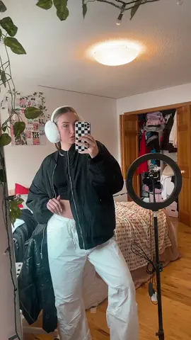 fit check ☃️🫶🏼❄️🤍🕯 • • • • #OOTD #winterfashion #snowoutfit #parachutepants #bomberjacket #bomberjacketstyle #earmuffs #outfitinspo #pinterestoutfit #pinterestaesthetic #pinterestinspo #cleangirlaesthetic #cleangirllook 