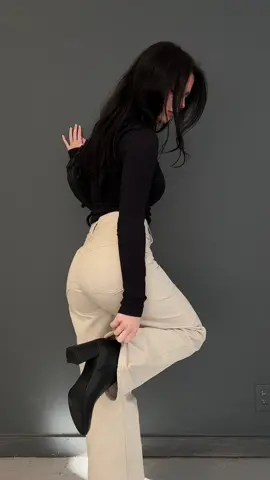 the JBD Jeans | Our favorite straight leg jeans in the color Sea Salt 🤍 #fyp #neutraloutfit #neutralaesthetic #beigejeans #beigepants #beigepantsoutfit #pinterestaesthetic #pinterestoutfit  #pinterestinspo #pintereststyle 