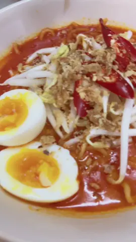 🤭 kesedapan dan kenikmatan mee kari opah viral. Pekat, pedasss , paduu !Seeedappp nya sekali rasa tak menyesal😩 !!! Mee tarik kari opah ni 🍜 betholl sedap macam opah2 mak2 masak tauuuuu 🤤 ramai tak percaya kami jual sekotak 5 pack mee tarik + 5x serbuk santan + 5x paste kari opah hanya Rm19.90 😭 sebab murah sedappp rasa asli mee kari pastu mee tarik nya aduiii bagus sangat tau sedap #1rumah1arwaafood #meekariopah #mukbang #arwaafoodhq #arwaafood  #mukbangasmr #asmreating #asmrmukbang #FoodLover #asmrfood #Foodstagram #instafood #fyp #fypシ #TakeBestShot #fypage #fypage #fypシ゚viral #arwaa #fypdongggggggg #fypdonggggggg #fyppppppppppppppppppppppp #fypp #fypgakni #fypsounds #fy #viral #viralvideo #viraltiktok #virall #viral_video #viralvideos #viralditiktok #mytiktokstory #mytiktok 