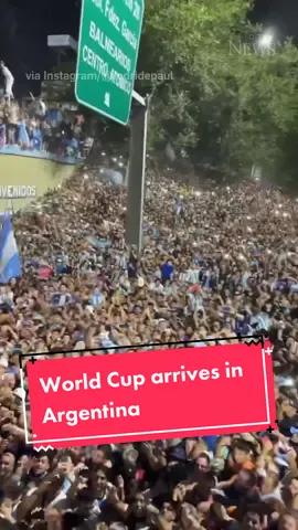 Argentina returned home to a sea of supporters at 4 a.m. local time after winning the FIFA World Cup. #argentina #buenosaires #FIFA #worldcup #Soccer #football #trophy    via Instagram/rodridepaul