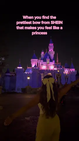 I’m in love!! This SHEIN bow was the perfect alternative if you don’t have ears for Disneyland! #HolidayOREOke #shein #sheinhaul #sheingals #sheinfinds #sheinfinds2022 #disney #disneyland #disneyworld #disneyprincess #disneyparks #disneylandcalifornia #disneylandcastle #bows 