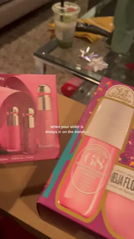some gift inspo for the trendy gals #giftideas #giftguide #giftguide2022 #giftguideforher #giftguides #giftideasforher #christmasgiftideas #christmasgift #trendygifts #trendygirl #thatgirl #thatgirlaesthetic #thatgirlgifts #uggslippers #uggtasman #rarebeauty #rarebeautyblush #soldejaniero 