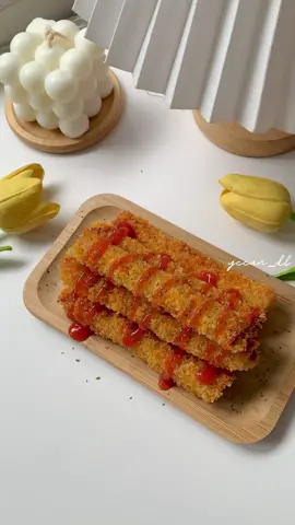 Ide cemilan simple, sosis lumpia. Luarnya crispy dalamnya chewy😍 #idecemilan #idejualan #resepsimple #resepvideo #tiktokresep #resepforyou #fyp #foryou 
