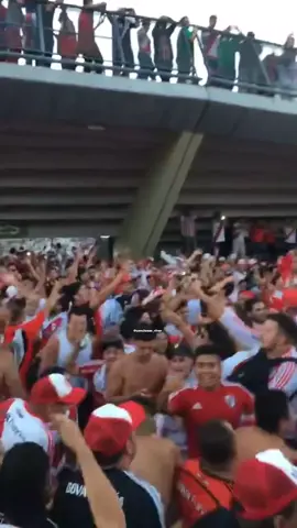 ESTA ES LA BANDA LOCA DEL MILLONARIO... 🤍❤️🤍 #fypシ #fypシ #fypシ #RIVER #futbol #letras #argentina #losborrachosdeltablon #riverplate #carp #hinchadas #clubatleticoriverplate #lbdt #argentina🇦🇷 #letrasdecanciones #cancion #hinchadasargentinas #fyp #fyp 
