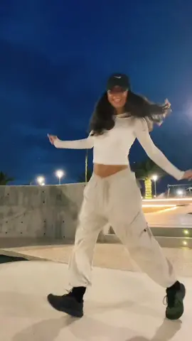 Why is this so typically me 😂 #onceadanceralwaysadancer #danishdancer #clublasanta #dancefypシ #newdancetrends #dancetrends2022 #isabeljasmine