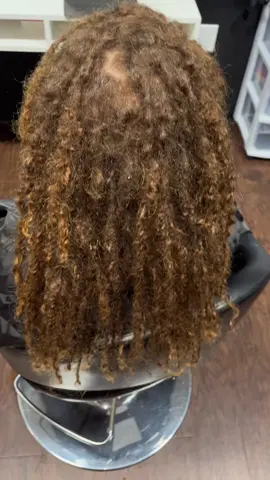 #locs #fyp #locstok #locstyles #locsstylesforgirls #texaslocs #NY #hairstylist #braids #braider #texasbraider #texasloctician 