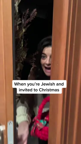 Invite me to all your holiday events plz! #jewish #christmas #comedy #jewishchristmas #happyholidays 