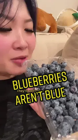 did you know blueberries aren’t even blue? Random facts that go on in my head #facts #foodfacts #blueberries 