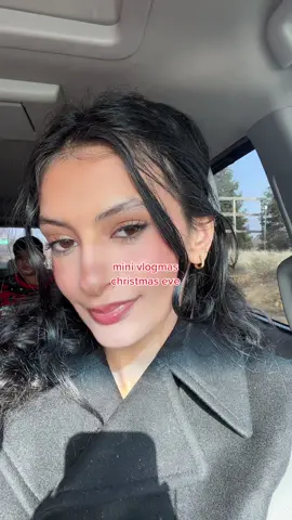 #minivlog #vlogs #Vlogmas #vlogger #browngirl #browntiktok #browngirlvlogger #punjabi #punjabitiktok #punjabigirlvlogger #christmas #christmaseve #christmasevevlog #hotcocoa #decoratingcookies #christmascookies #christmasgifts 