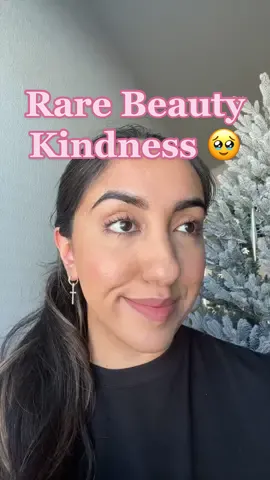 Thank you @rarebeauty for bringing kindness back 🤍👏🏼 #rarebeauty #rarebeautyreview #wearerare #rarebeautylipsoufle #lipsouffle #selenagomez #rarebeautybyselenagomez #makeuprecommendations 