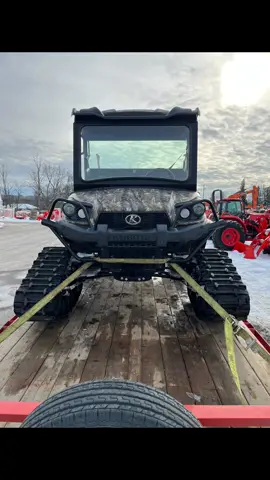 CHECK IT OUT ! 👀  Kubota Camo RTV-XG850 w tracks! 👌🏼  #readyforsnow #canadianwinter #rtv #850 #kubota #hartingtonequipment #kubota #tracks #takeyouforaride #happythursday 