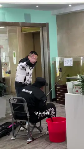 我也是钓鱼佬的喔！#托尼 #记录真实生活 #保安 