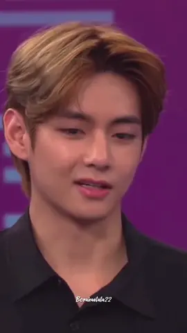 Tae with his golden brown hair 🫠🫶🏻🤍 #taehyung #btsv #fypシ #fypageシ #fyptiktok #xyzbca 
