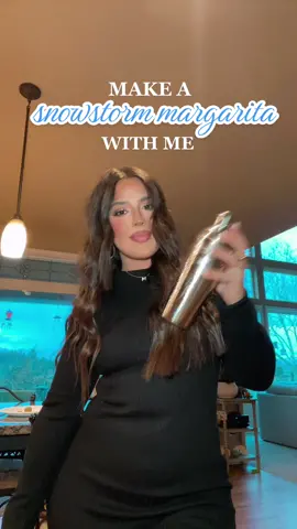 Recipe by @halfbakedharvest !!! This ratio makes 1 drink 🍹 #cocktails #makeadrinkwithme 