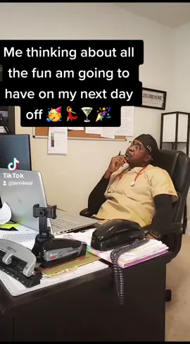 Anybody?😀 What are you doing on ur next day off? #relatable #fyp #foryoupage #nurse #worklife #dayoff #offday #relaxation #nursehumor #healthcare 