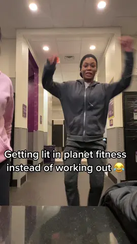 Ceraadi taught me😭 they be stepping💯 @t.urk._ #fypシ #planetfitness #dance #phillytiktok 