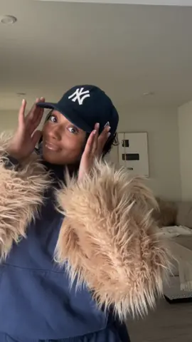 A very chaotic grwm!!!  #contentcreator #CapCut #blackgirltiktok #blackgirlluxury #ReasonForBooking #louisvuitton #vintagefashion #styling #fashiontiktok #grwmchallenge  