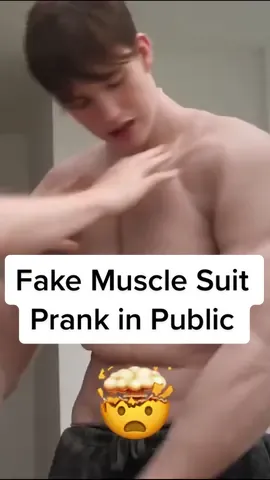 Fake Muscle Suit Prank in public #gym #GymTok #muscle #musclesuit #musclesuitprank #Fitness #workout #gymprank #gymcomedy #bodybuilding #bodybuilders 