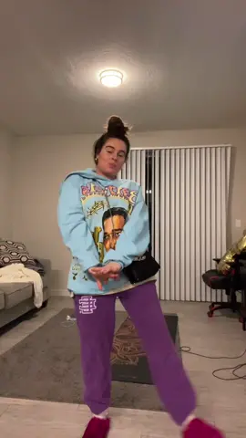 everyone tell my boyfriend to give me this hoodie because it matches my pants🤗