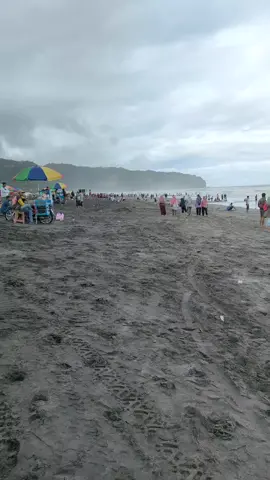 Pemandangan Exotic Pantai Parangtritis Yogyakarta di Sore Hari