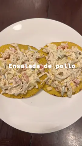 Siganme para mas recetas 👩🏻‍🍳 #chickensalad #ensaladadepollo #Receta #pollo #tostadas #recetasfaciles #recetasrapidas 