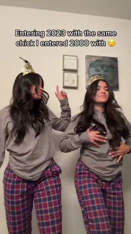It’s a twin thing 😏 #newyear #happynewyear #2023 