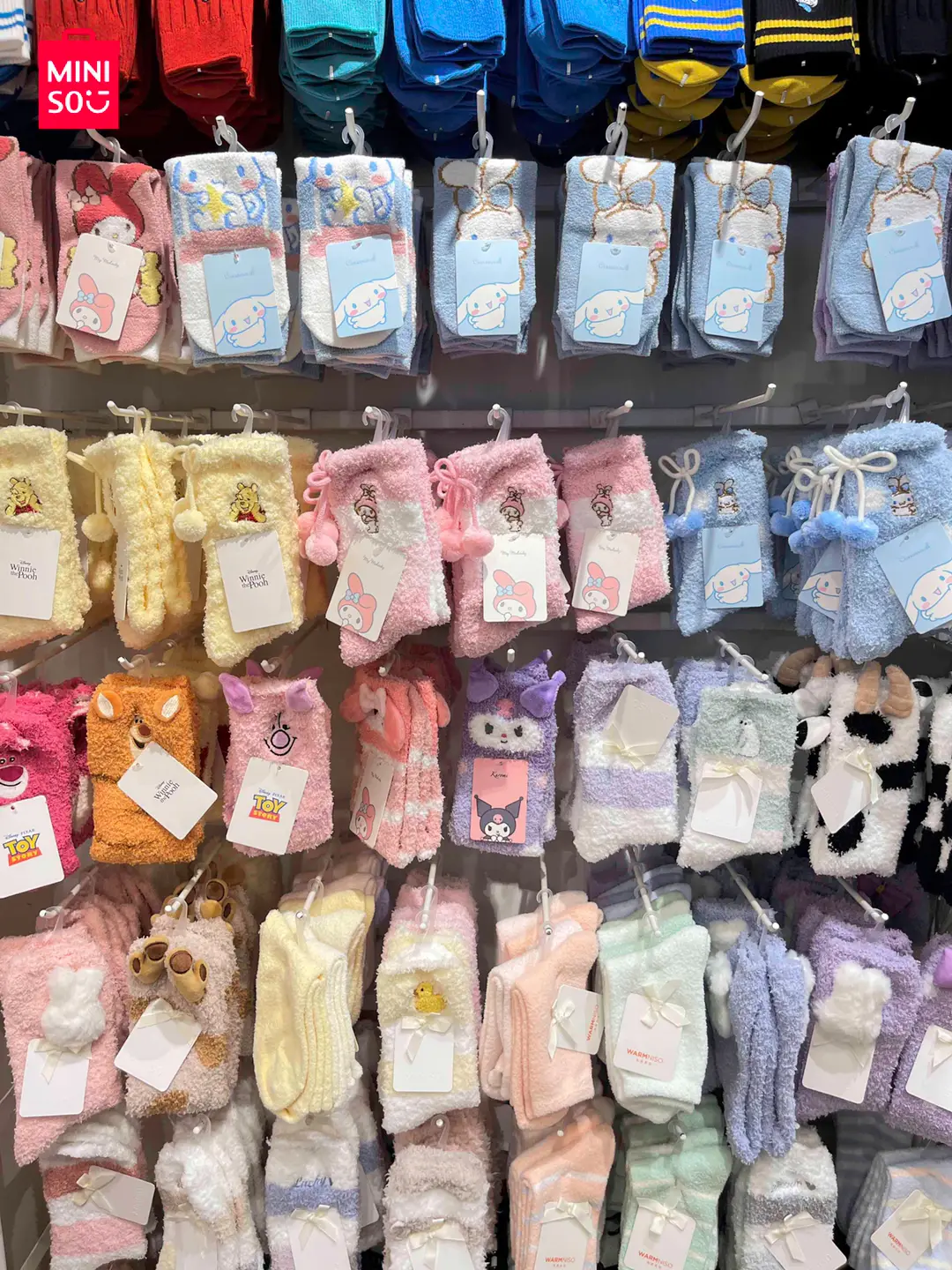 ❄️A warm option for winter. #miniso #minisosanrio #socks #winter #sanrioaesthetic #fypシ 