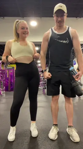 a years worth of gains! let’s go 2023 💪 #fyp #2022glowup #2022gainz #gymcouplethings #gymcouple2022 #gymtransformation #FitTok 