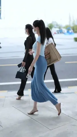 #fashioninspiration #fyp #goodshape #chinesegirl #slim 