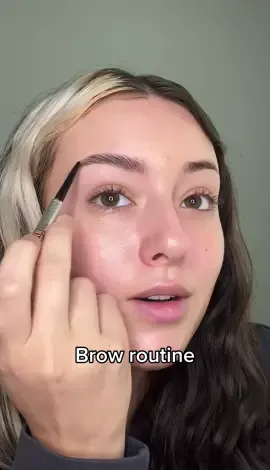 Fluffy eyebrow routine using @Benefit Cosmetics new #fluffup brow wax 💗 use my code BRYNNE15 to save some $$ #ad #fluffybrows