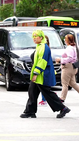 Spotted in Orchard Road Her love for neon green is amazing. From hair to her neon green gem tooth. Watch her interview on What aRe yoU Wearing? Youtube episode soon. #fashion #fashiontiktok #StreetFashion #StreetStyle #streetfashion2022 #streetfashionstyle #streetfashionmen #streetfashionwomen #streetwear #orchardroad #orchardroadsingapore #streetrunway #Runway #runwaywalk #style #clothes #fyp 