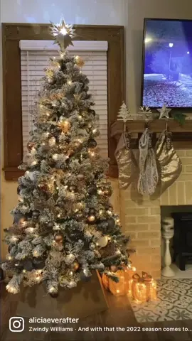Goodbye Christmas 🥹 taking down my decorations tonight. It was the first year I got to actually decorate a bit more since there weren’t so many projects going on.  #earthychristmas #americanachristmas #earthtoneschristmas #neautralchristmasdecor #flockedtree #flockedchristmastree #cottagecoreaesthetic #cottagecore #frenchcountrystyle #frenchcountrydecor #grandmillennial #grandmillennialdecor