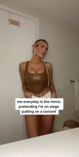 who’s coming to my concert 